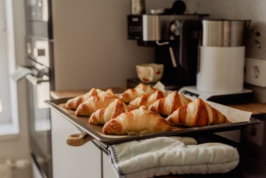 10月31日人民幣兌美元中間價(jià)下調(diào)16個(gè)基點(diǎn)