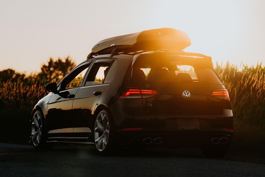 趙鴻剛出戰(zhàn)“世界耳光大賽”慘遭KO，本人最新回應(yīng)：眉骨處傷口已縫5針，摘墨鏡眼睛腫得睜不開