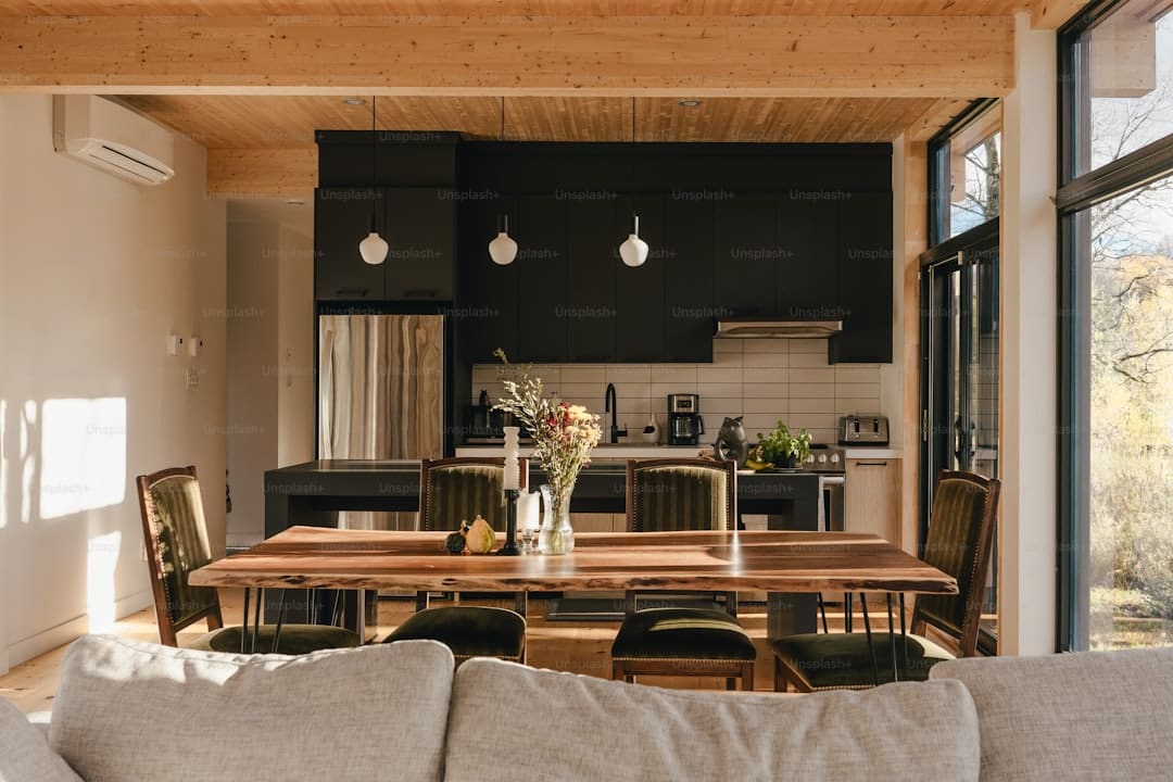 工作室回應彭昱暢錄綜藝中進急診：眼睛進了沙子