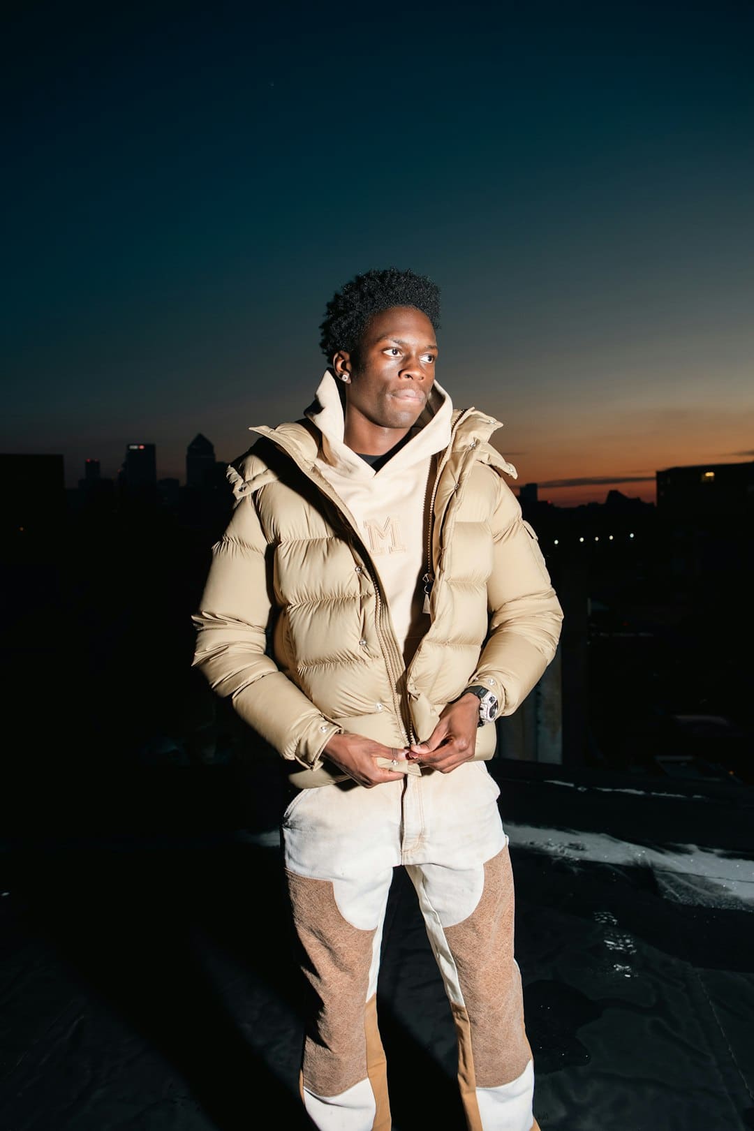 全市當即停產(chǎn)、歇業(yè)、停課、停運！