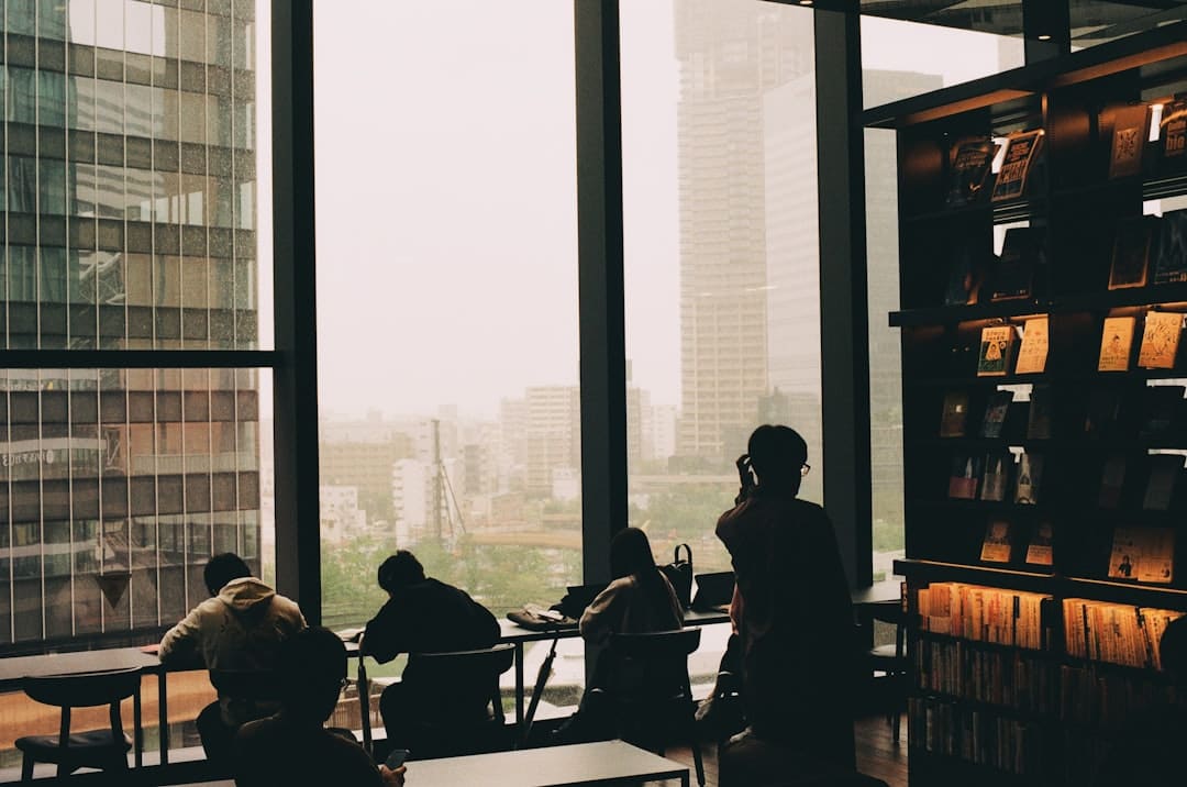 300萬創(chuàng)一代集體老去，企二代能否頂上？