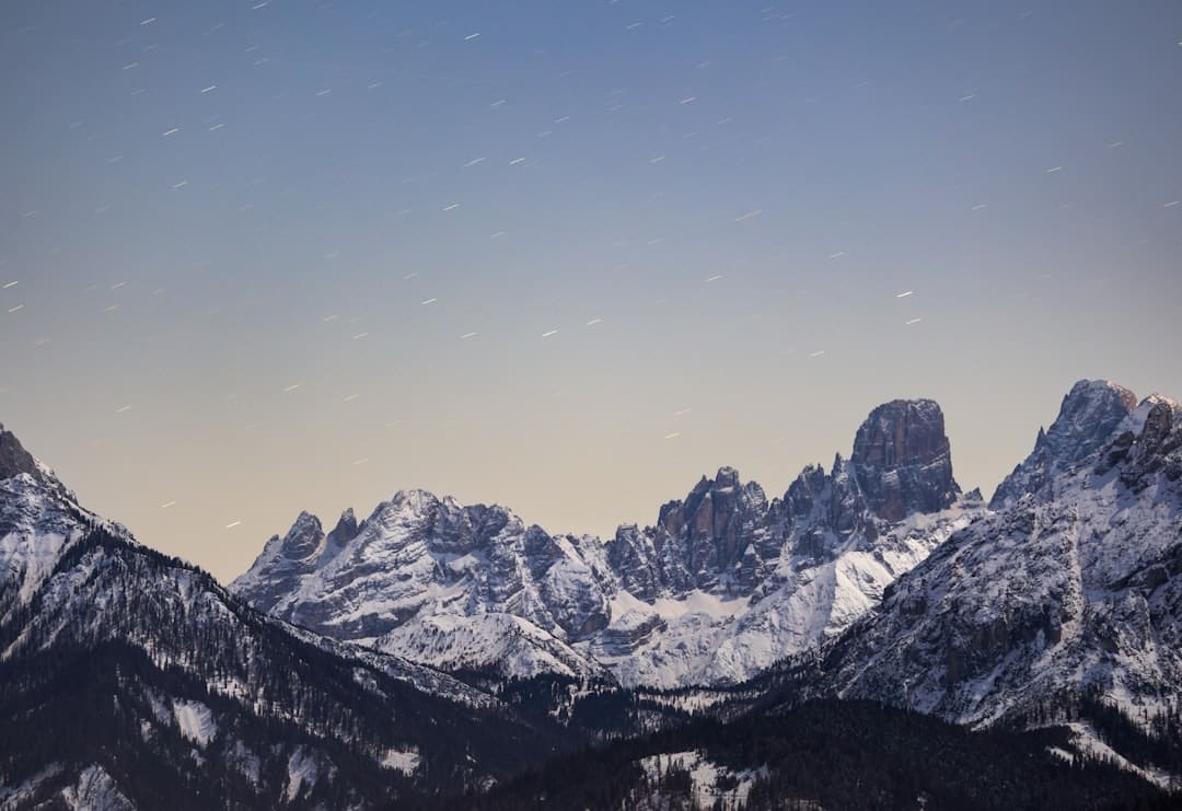 楊紫李現(xiàn)領(lǐng)銜主演《錦繡芳華》高熱收官