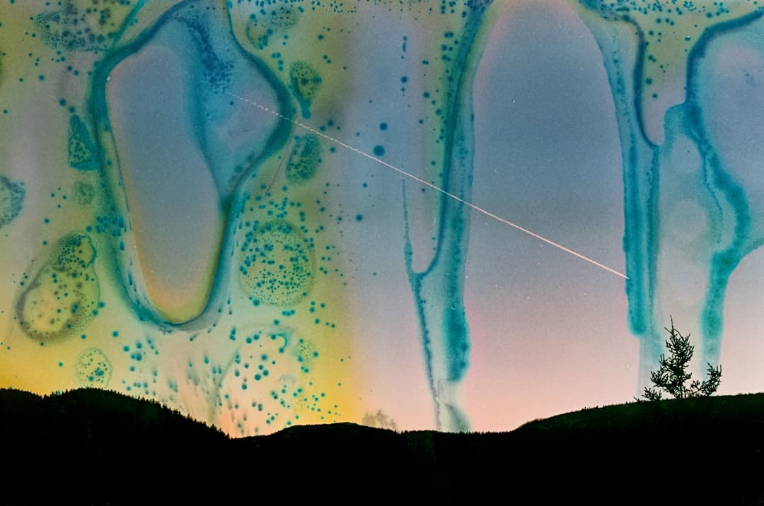 偶遇angelababy和閨蜜逛街 時(shí)尚穿搭引關(guān)注