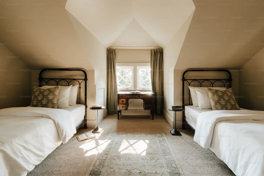 張維伊玩金表梗和耳機(jī)梗 現(xiàn)場(chǎng)笑果拉滿